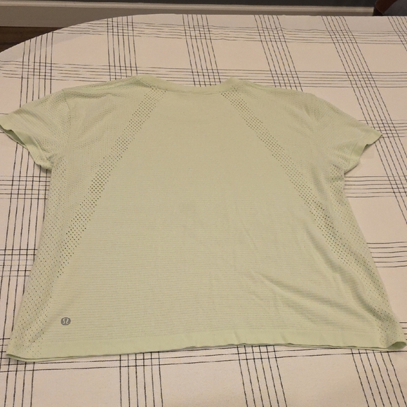 Lululemon Athletica Mint Green Short Sleeve Top - Picture 4 of 6